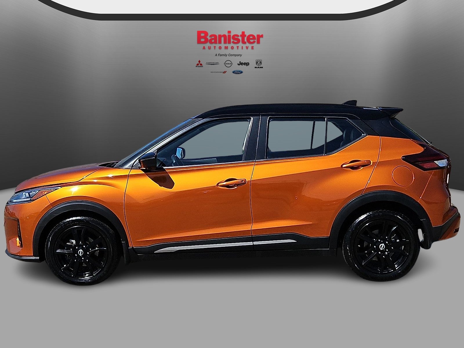 2022 Nissan Kicks SR