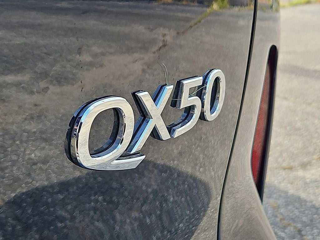 2023 INFINITI QX50 LUXE