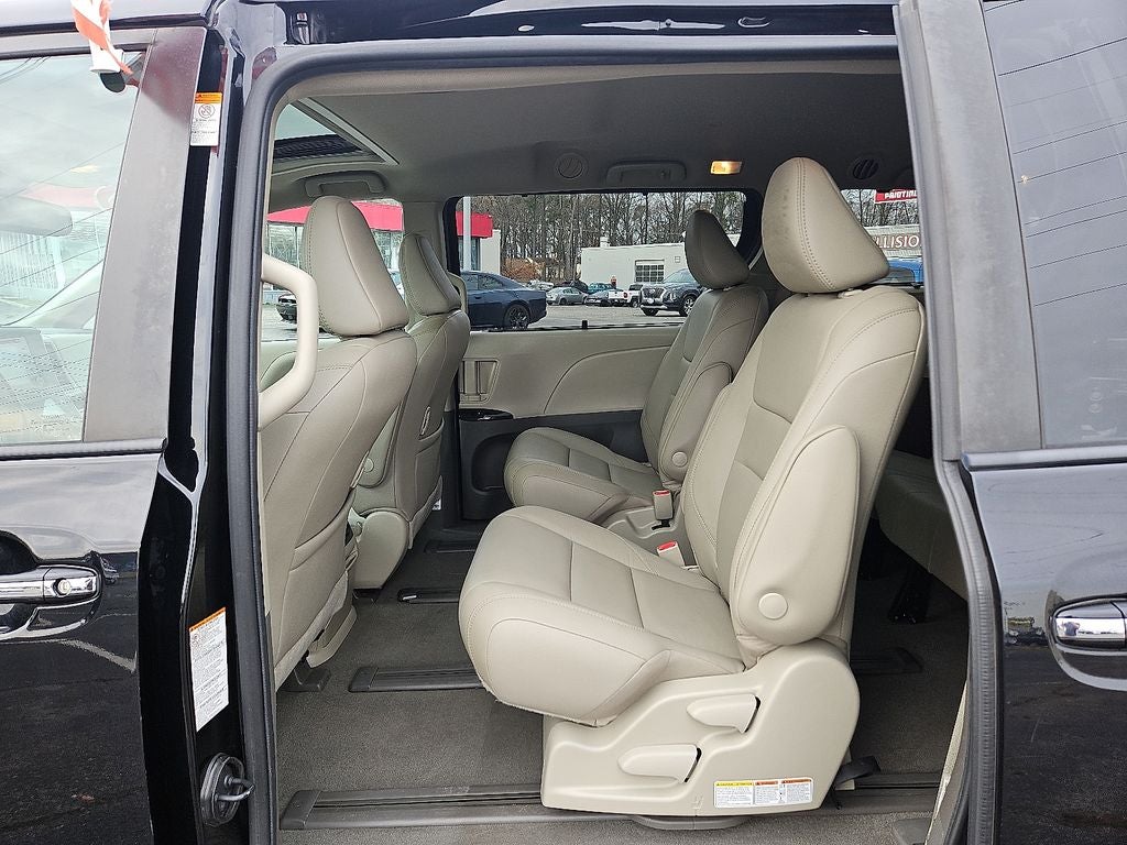2020 Toyota Sienna XLE