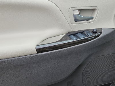 2020 Toyota Sienna XLE