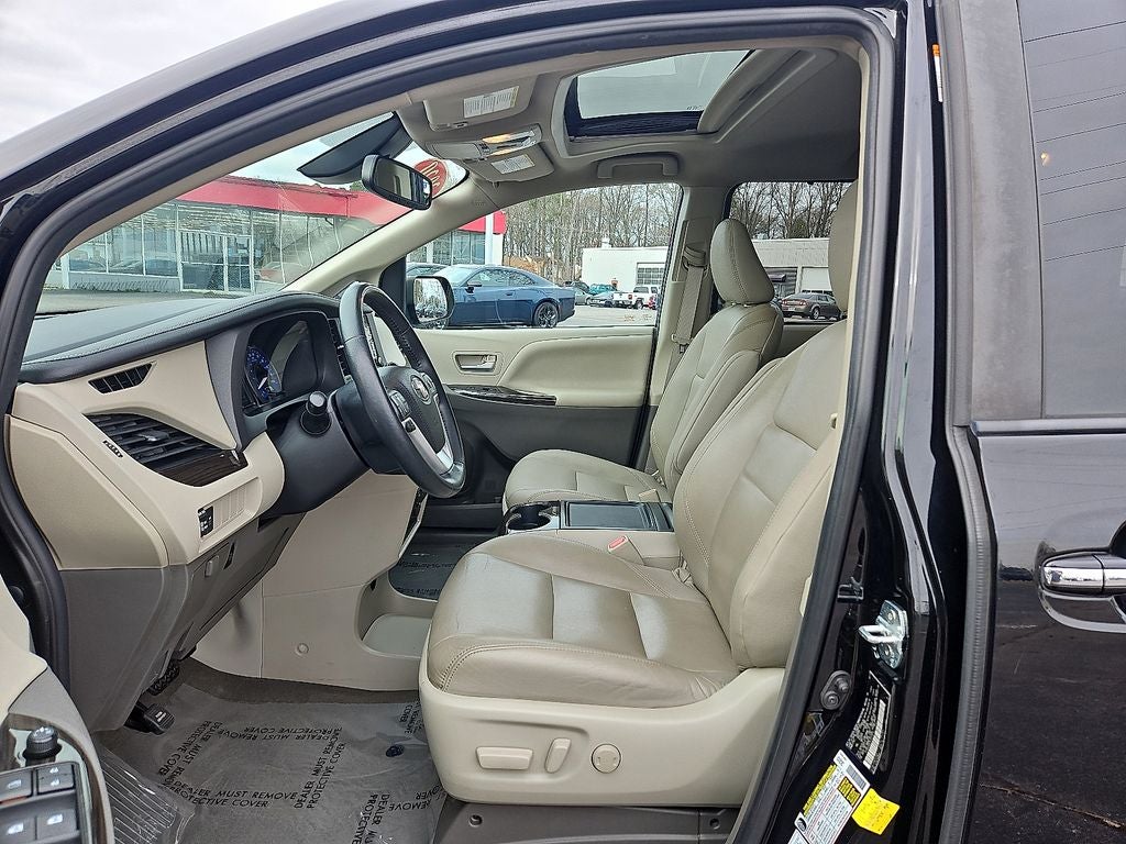 2020 Toyota Sienna XLE