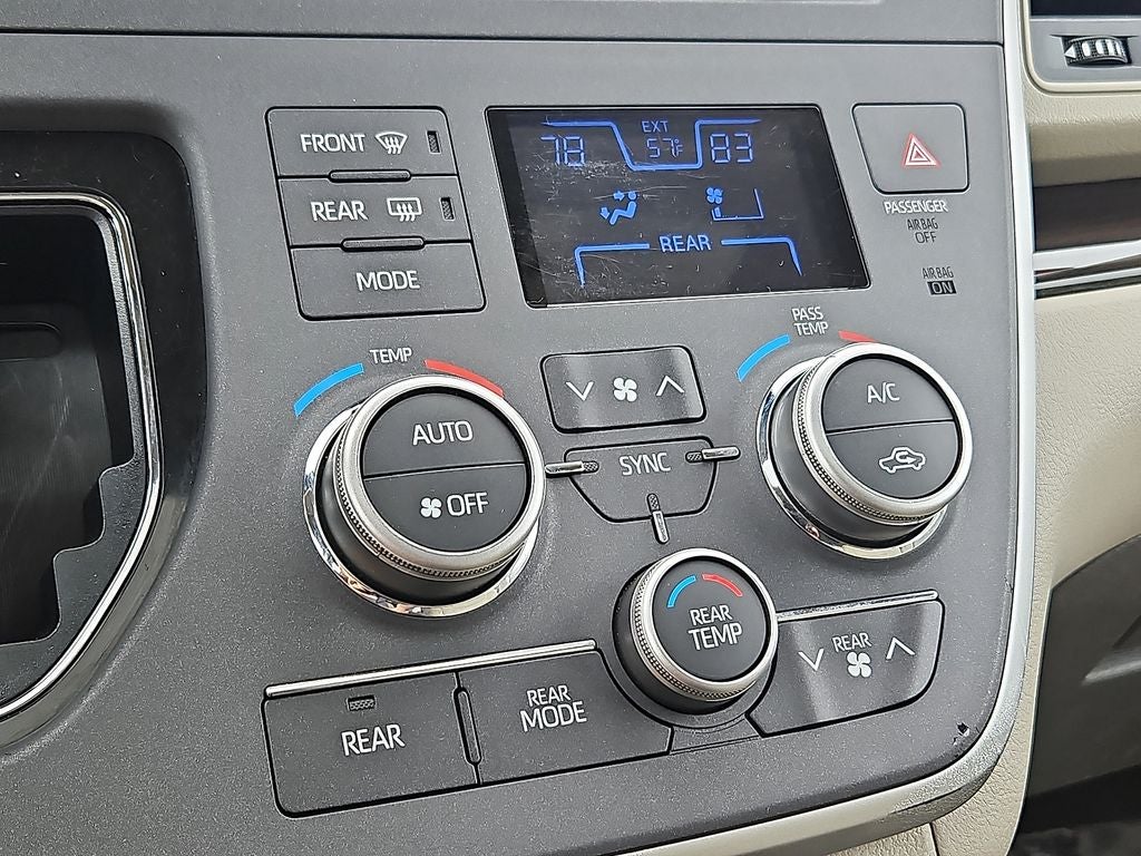 2020 Toyota Sienna XLE