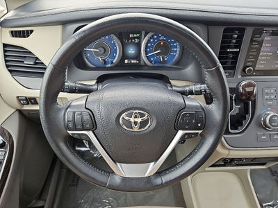 2020 Toyota Sienna XLE
