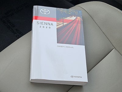 2020 Toyota Sienna XLE
