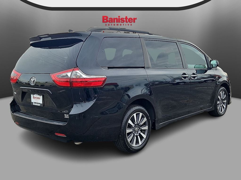 2020 Toyota Sienna XLE