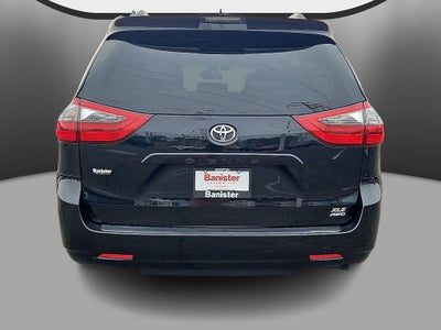 2020 Toyota Sienna XLE