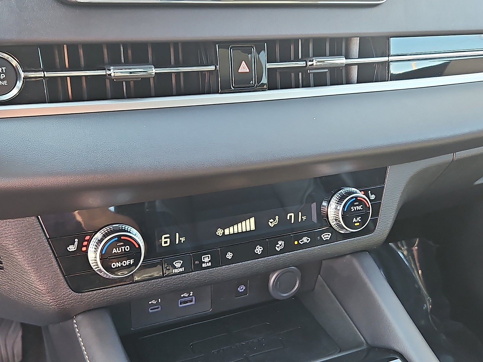 2024 Mitsubishi Outlander SE Black Edition w/Pano Roof