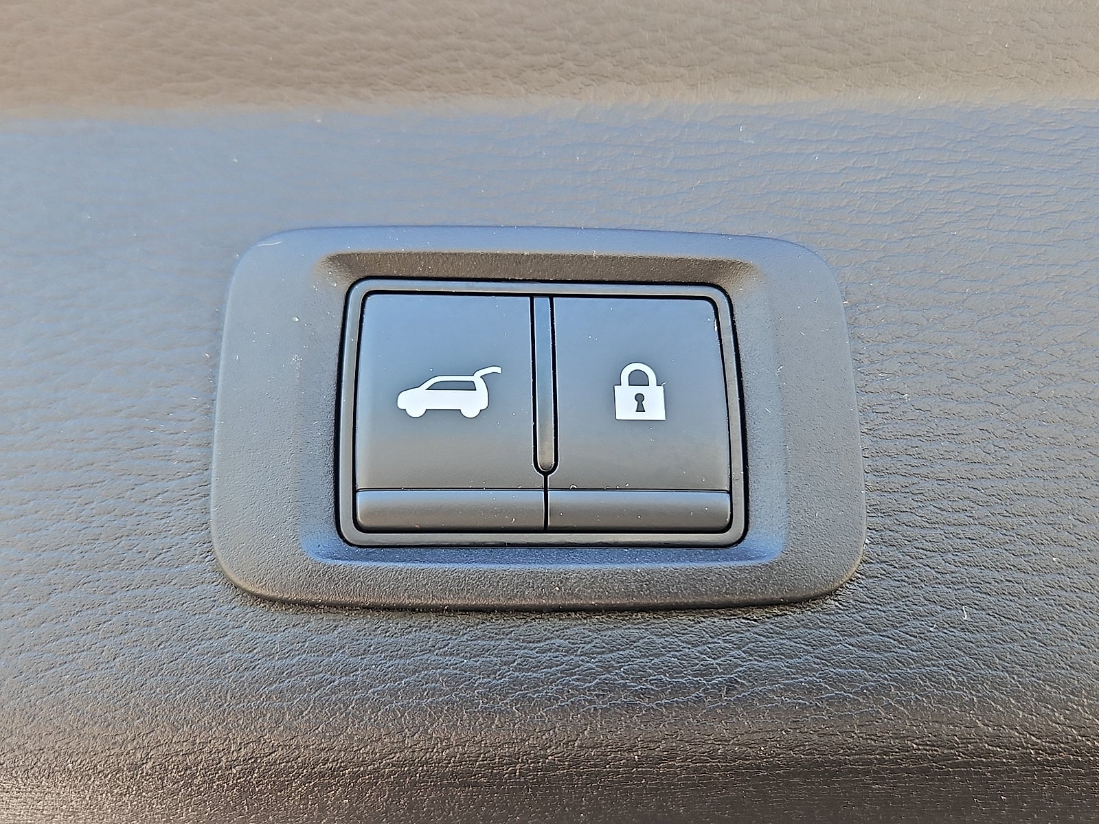2024 Mitsubishi Outlander SE Black Edition w/Pano Roof