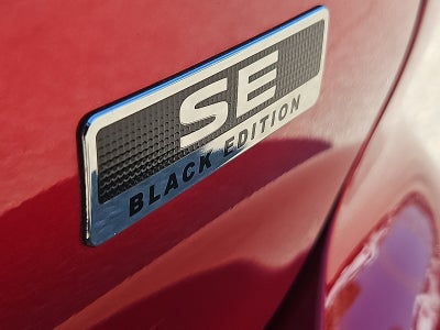 2024 Mitsubishi Outlander SE Black Edition w/Pano Roof