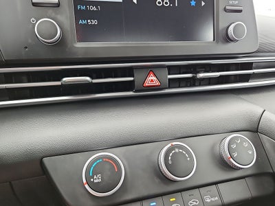 2024 Hyundai Elantra SE