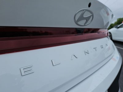 2024 Hyundai Elantra SE