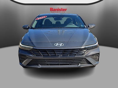 2025 Hyundai Elantra SE