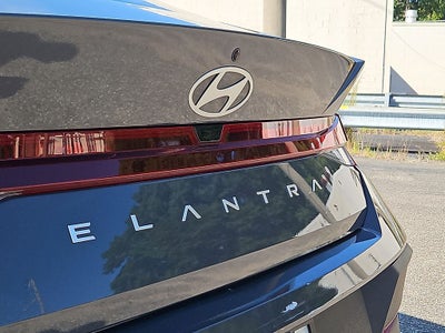 2025 Hyundai Elantra SE