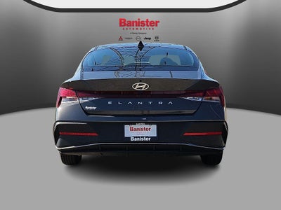 2025 Hyundai Elantra SE