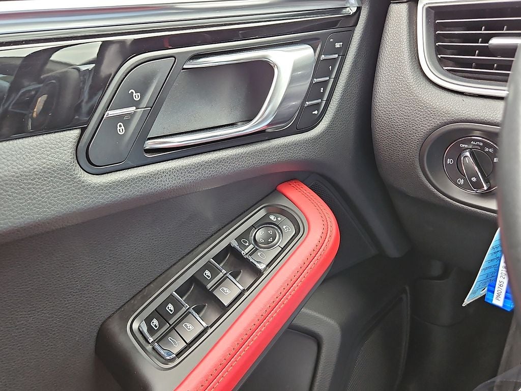 2018 Porsche Macan Base