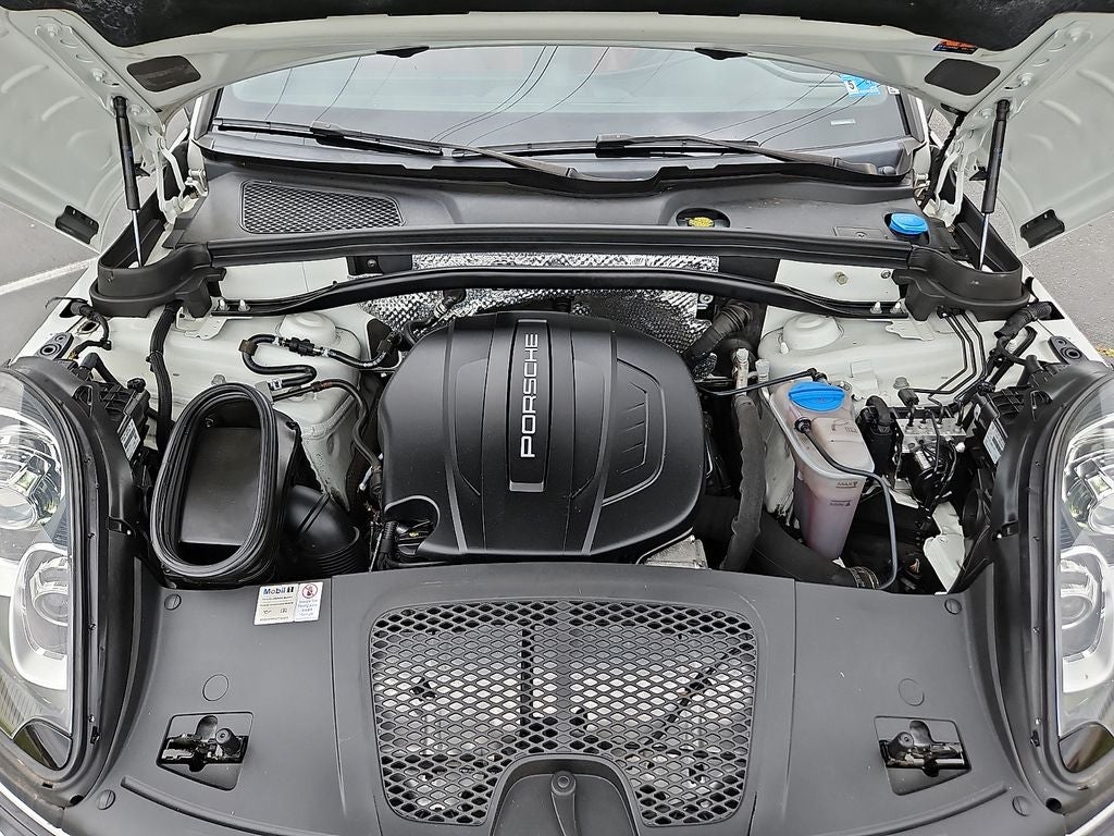 2018 Porsche Macan Base