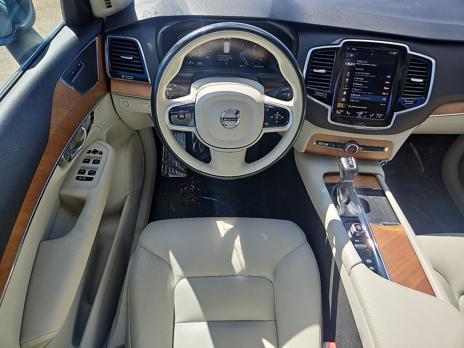2021 Volvo XC90 Momentum