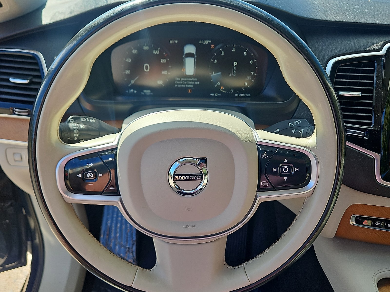 2021 Volvo XC90 Momentum