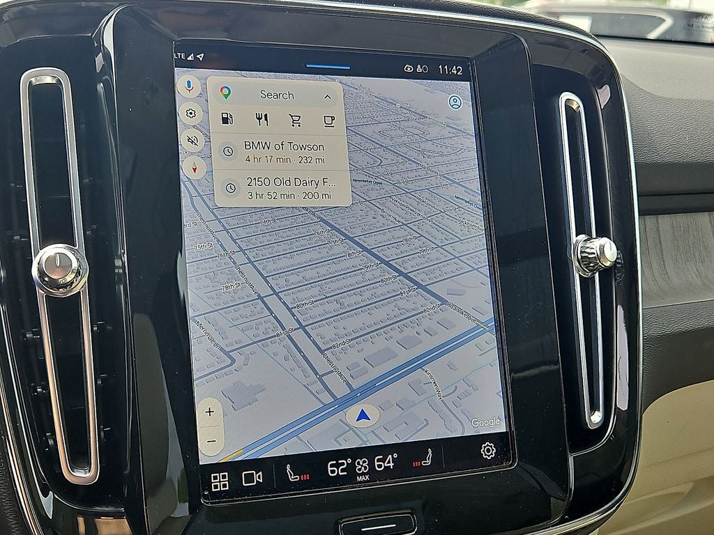 2023 Volvo XC40 Plus Bright Theme