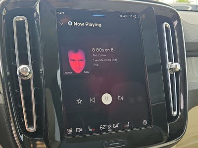 2023 Volvo XC40 Plus Bright Theme