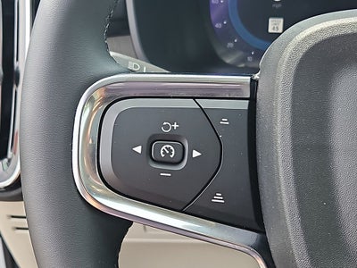 2023 Volvo XC40 Plus Bright Theme