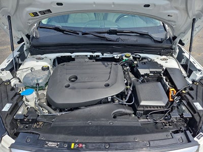 2023 Volvo XC40 Plus Bright Theme