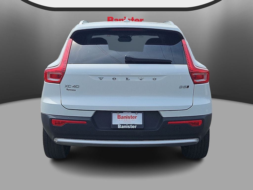 2023 Volvo XC40 Plus Bright Theme