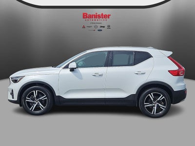 2023 Volvo XC40 Plus Bright Theme