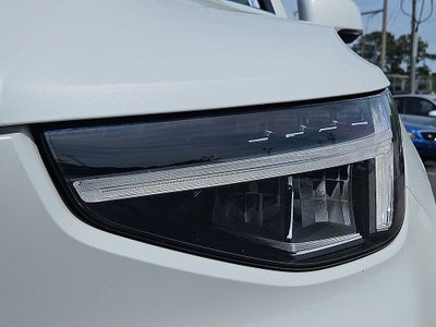 2023 Volvo XC40 Plus Bright Theme